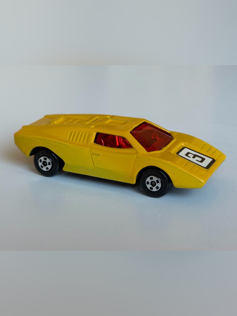 Vintage Matchbox Superfast Lamborghini Countach No. 27 1973 Yellow Lesney